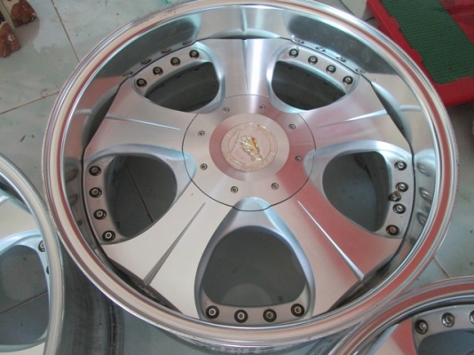 ขายล้อม้าทอง