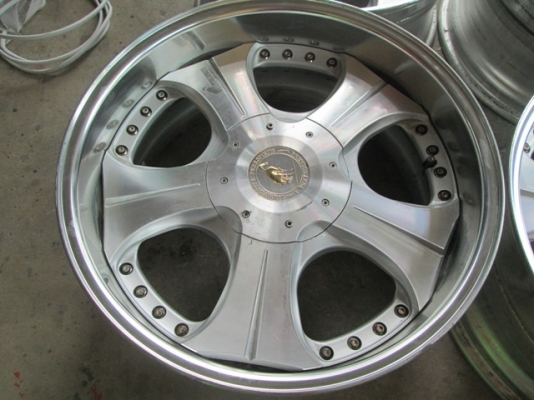 ขายล้อม้าทอง