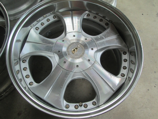 ขายล้อม้าทอง