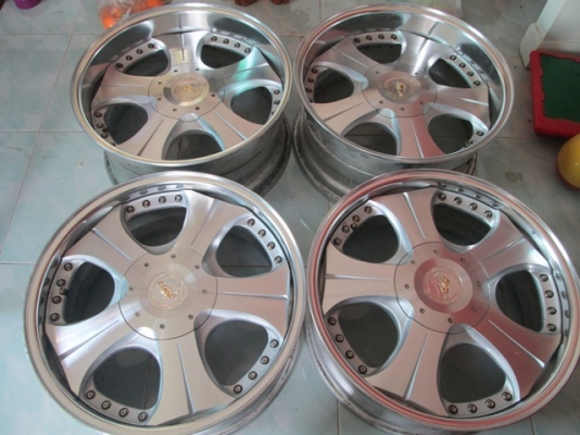 ขายล้อม้าทอง