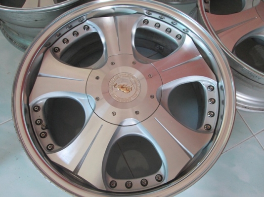 ขายล้อม้าทอง