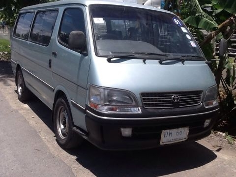 ขายถูก รถตู้  TOYOTA  เครื่อง3Lดีเซล สภาพสวยงาม