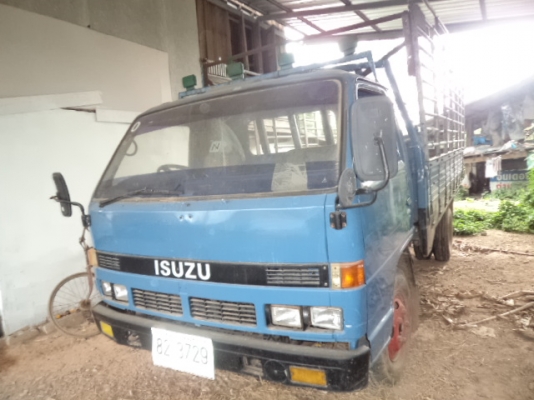 ขายรถ6ล้ออีซูซุNPR เครื่อง4BE1 พวงมาลัยเพาเวอร์ เอกสารพร้อมโอน