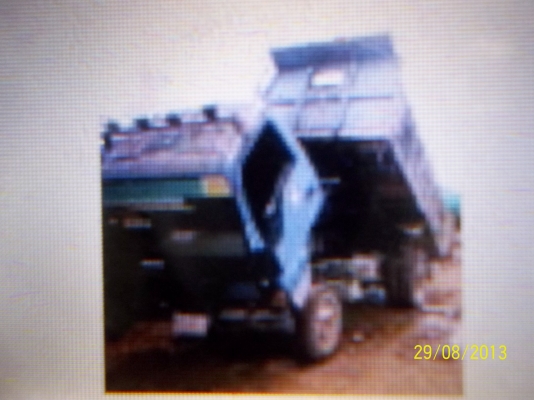 ขาย6ดั้มพร้อมใช้  อิซูสุ NPR  120  ฝาขาว ปี40