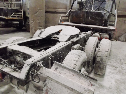 ขายรถสิบล้อหลงFN215Kหัวลาค1หัว5หางยาว10เมตรสูง1.ม80