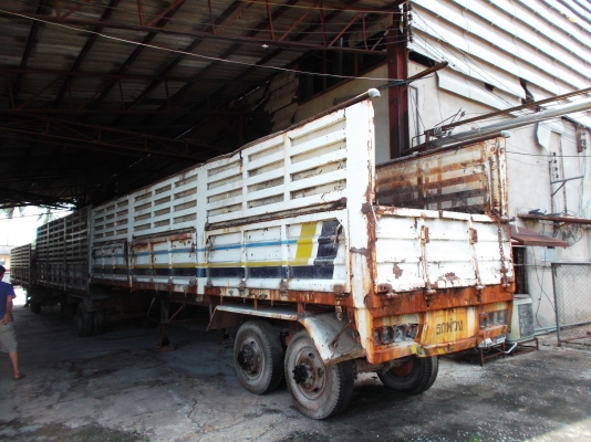 ขายรถสิบล้อหลงFN215Kหัวลาค1หัว5หางยาว10เมตรสูง1.ม80