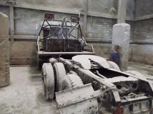 ขายรถสิบล้อหลงFN215Kหัวลาค1หัว5หางยาว10เมตรสูง1.ม80