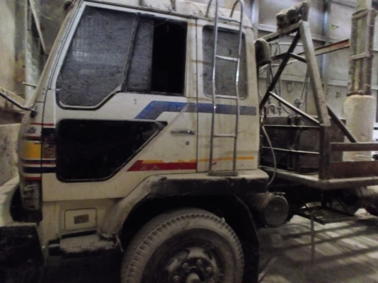 ขายรถสิบล้อหลงFN215Kหัวลาค1หัว5หางยาว10เมตรสูง1.ม80