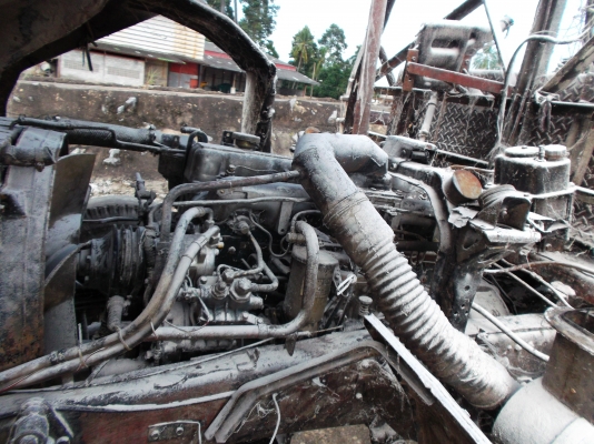 ขายรถสิบล้อหลงFN215Kหัวลาค1หัว5หางยาว10เมตรสูง1.ม80