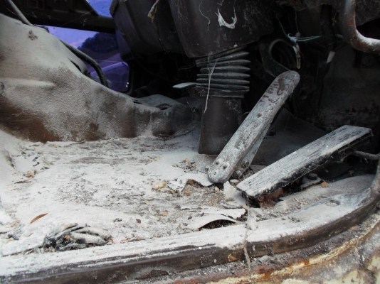 ขายรถสิบล้อหลงFN215Kหัวลาค1หัว5หางยาว10เมตรสูง1.ม80