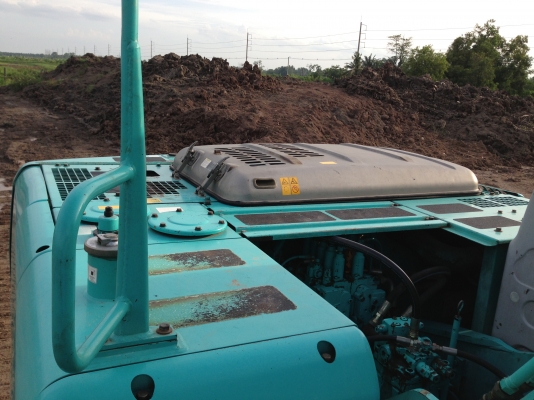 ขาย KOBELCO SK 200-6 สภาพสวย พร้อมใช้งาน สนใจติดต่อ 081-4283210