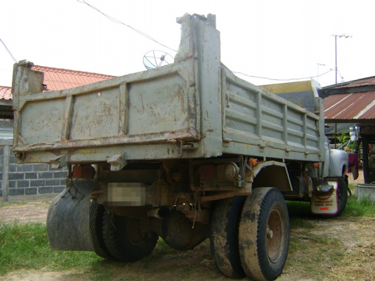 รถดั้ม หัวยาว