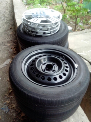 ขายล้อกระทะรถเก๋งขอบ15 4รู100พร้อมยาง