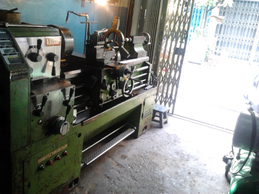 เครื่องกลึง VICTOR