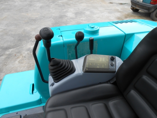 ขายรถขุด KOMUTSU PC 25-1รุ่นพิเศษใบมีดปรับได้ 4 ทิศทาง สภาพสวย