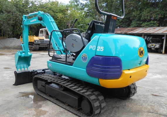 ขายรถขุด KOMUTSU PC 25-1รุ่นพิเศษใบมีดปรับได้ 4 ทิศทาง สภาพสวย