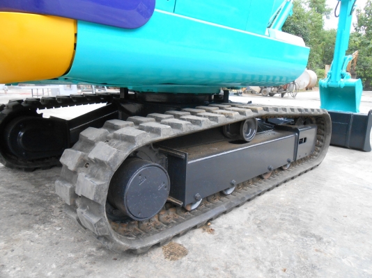 ขายรถขุด KOMUTSU PC 25-1รุ่นพิเศษใบมีดปรับได้ 4 ทิศทาง สภาพสวย