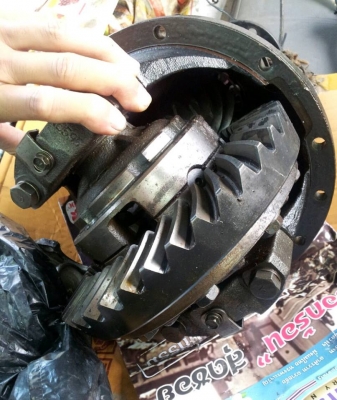 ขายหรือแลกเฟืองท้าย นิสสันเทอราโน่ 8:37