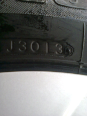 ขายล้อขอบ16พร้อมยางป้ายแดงชุดละ 17500 ขายล้อขอบ16พร้อมยางป้ายแดงชุดละ 17500