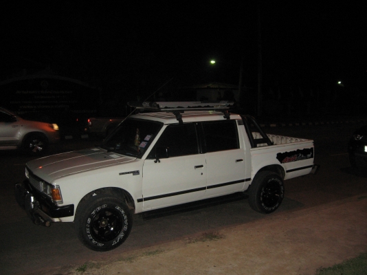 ขายซากรถ nissan datsun 720 4 ประตู เครื่อง SD2500 ดีเซล  ขาย 12000 พร้อมเล่มทะเบียน