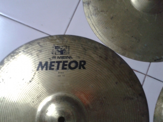 แฉ 5 ใบ 2000บาท 14นิ้ว4ใบ12นิ้ว1ใบ