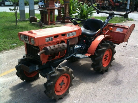 ขายรถไถเล็ก KUBOTA รุ่น B6001 4x4WD พร้อมโรตารี่ เก่านอกไม่เคยใช้งานในไทย