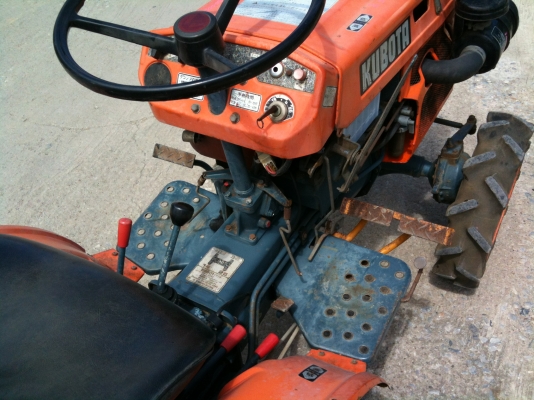 ขายรถไถเล็ก KUBOTA รุ่น B6001 4x4WD พร้อมโรตารี่ เก่านอกไม่เคยใช้งานในไทย