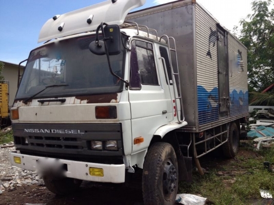 รถนิตสัน 6 ล้อ ตู้เย็น 160 แรงม้า  สนใจติดต่อ 081 - 6079515