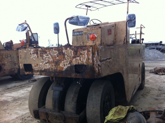 ขายด่วนรถบดล้อยาง9ล้อSAKAI TS150 ทำสี ตรวจเช็คพร้อมใช้ เล่มทะเบียน