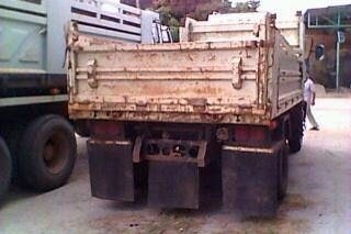 รถอิซูซุ 6 ล้อดั้ม 150 แรงม้า ปี 49  สนใจติดต่อ 081 - 6079515