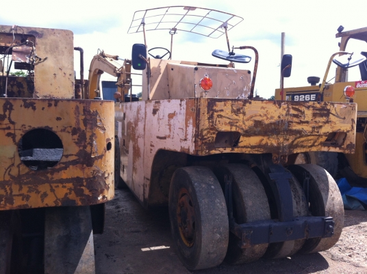 ขายด่วนรถบดล้อยาง9ล้อSAKAI TS150 ทำสี ตรวจเช็คพร้อมใช้ เล่มทะเบียน