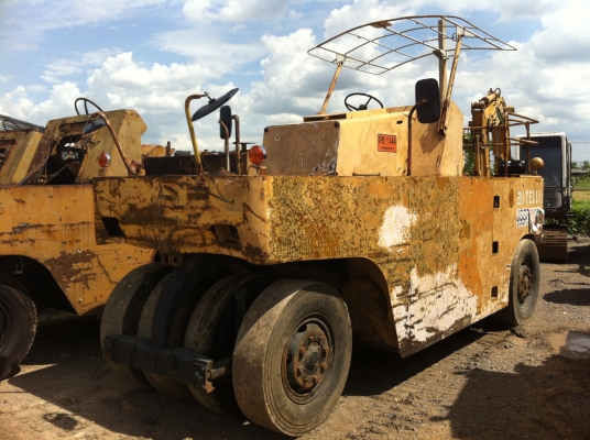 ขายด่วนรถบดล้อยาง9ล้อSAKAI TS150 ทำสี ตรวจเช็คพร้อมใช้ เล่มทะเบียน