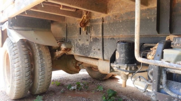 รถฮีโน่ 6 ล้อดั้ม 220 แรงม้า สนใจติดต่อ 081 - 6079515 รถฮีโน่ 6 ล้อดั้ม 220 แรงม้า สนใจติดต่อ 081 - 6079515