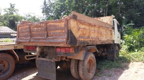 รถฮีโน่ 6 ล้อดั้ม 220 แรงม้า สนใจติดต่อ 081 - 6079515 รถฮีโน่ 6 ล้อดั้ม 220 แรงม้า สนใจติดต่อ 081 - 6079515