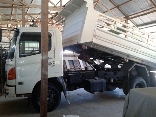 รถฮีโน่ 6 ล้อดั้ม 170 แรงม้า  ( รถวิ่ง 2xx,xxx กม. ) สนใจติดต่อ 081 - 6079515