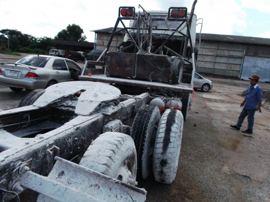 ขายด่วนรถสิบล้อหลงFN215Kหัวครั้ชซีวางเครืองUDเข้าเล่ม ขายด่วนรถสิบล้อหลงFN215Kหัวครั้ชซีวางเครืองUDเข้าเล่ม