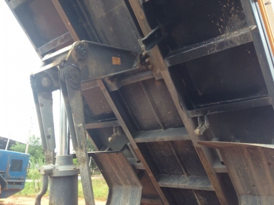 รถอิซูซุ 6 ล้อดั้ม FC4J 150 แรงม้า ปี 49    สนใจติดต่อ 081 - 6079515