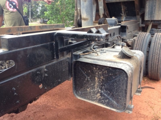 รถอิซูซุ 6 ล้อดั้ม FC4J 150 แรงม้า ปี 49    สนใจติดต่อ 081 - 6079515