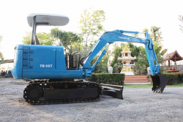 ขายแม็กโคร TAKEUCHI TB027 (เทียบเท่า KOMATSU PC25) มือสองญี่ปุ่นแท้ๆ สภาพดี รถพร้อมใช้งาน ติดต่อ 086-775-7900