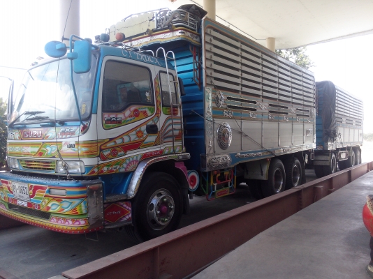 ขายรถอีซุซุเด๊กก้า 320 เม๊กโลดปี51 แม่ลูกดั้มลูกสามเพลา