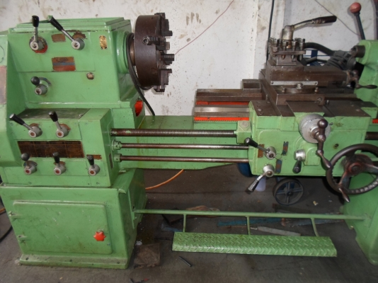 เครื่องกลึงต้าชิง 6 ฟุต 3 เพลา เกียร์บล็อก 80,000  ด่วน  !!!!!!!!