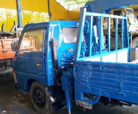 ขายรถนิสสัน6ล้อติดเครน2ตัน