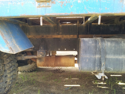 ขายรถนิสสัน6ล้อติดเครน2ตัน