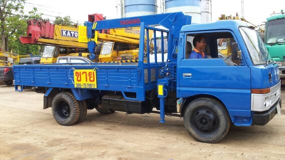 ขายรถนิสสัน6ล้อติดเครน2ตัน