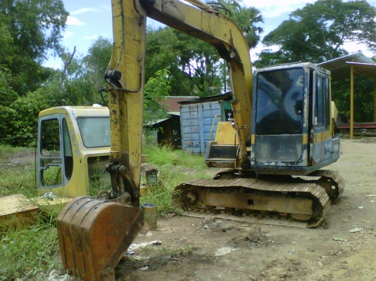 ขายKOMATSU PC 60-5  สภาพสวยพร้อมใช้  ติดต่อได้ทีคุณ อ๊อฟ พิจิตร 086-737-9991