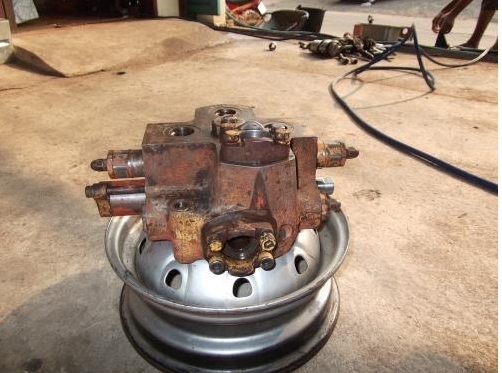 ขายคอนโทลวาว รถตักล้อยาง ได้2รุ่น KAWA70Z,TCM850