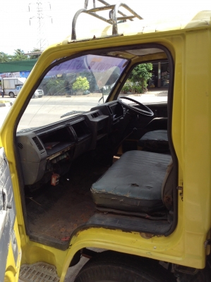 รถหกล้อ ISUZU NPR หัวใหญ่ ปี 39 เครื่อง 110 เครื่องดี ซัซซี่สวย พวงมาลัยเพาเวอร์ ขายตามสภาพ 330,000