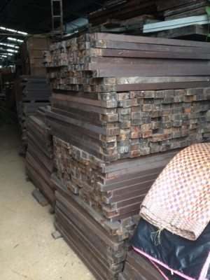 ไม้ตะเคียน 2*4เป็นไม้ตะเคียนทองครับ  ขนาด 2*4 นิ้ว  สวยๆครับ  ความยาว 1.20-1.30 เมตร  ขายท่อนละ 110  ครับ   ความยาว 1.70 - 1.80 เมตร ท่อนละ  130 บาท  ครับ  ไม้เก่าสวยๆครับไม้ชุดนี้  มีประมาณ  1200  ท่อนครับ