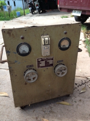 AC07252818ตู้ชาตแบตรุ่นใหญ่สภาพพร้อมใช้งานครับตัวใหญ่ครับรุ่นนี้สวยๆครับราคานี้คุ้มครับสภาพเดิมๆครับ