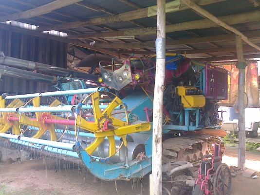 ขายรถเกี่ยวเป็นคัน หรือจะ ตัดซื้อเอาอะไหร่ตัวไหนก็ได้ครับ